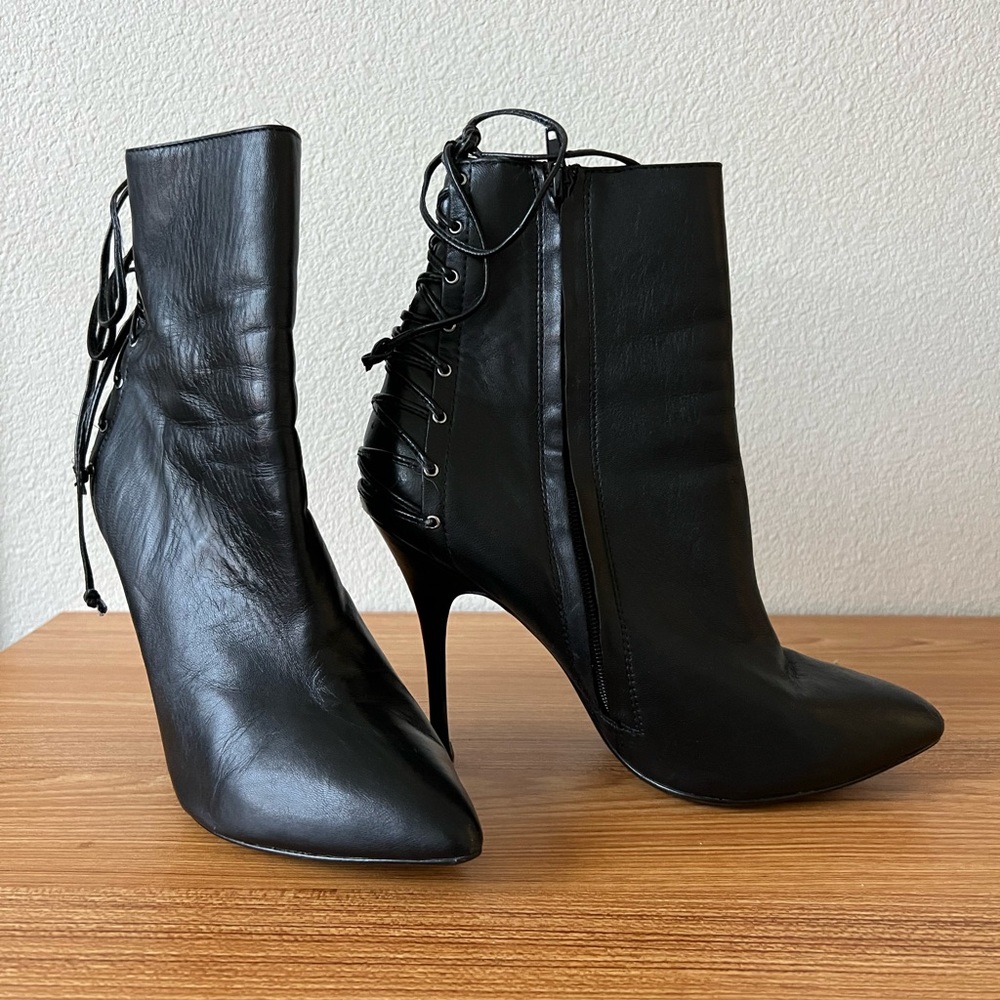 Steve Madden Darona heeled Booties - size 10